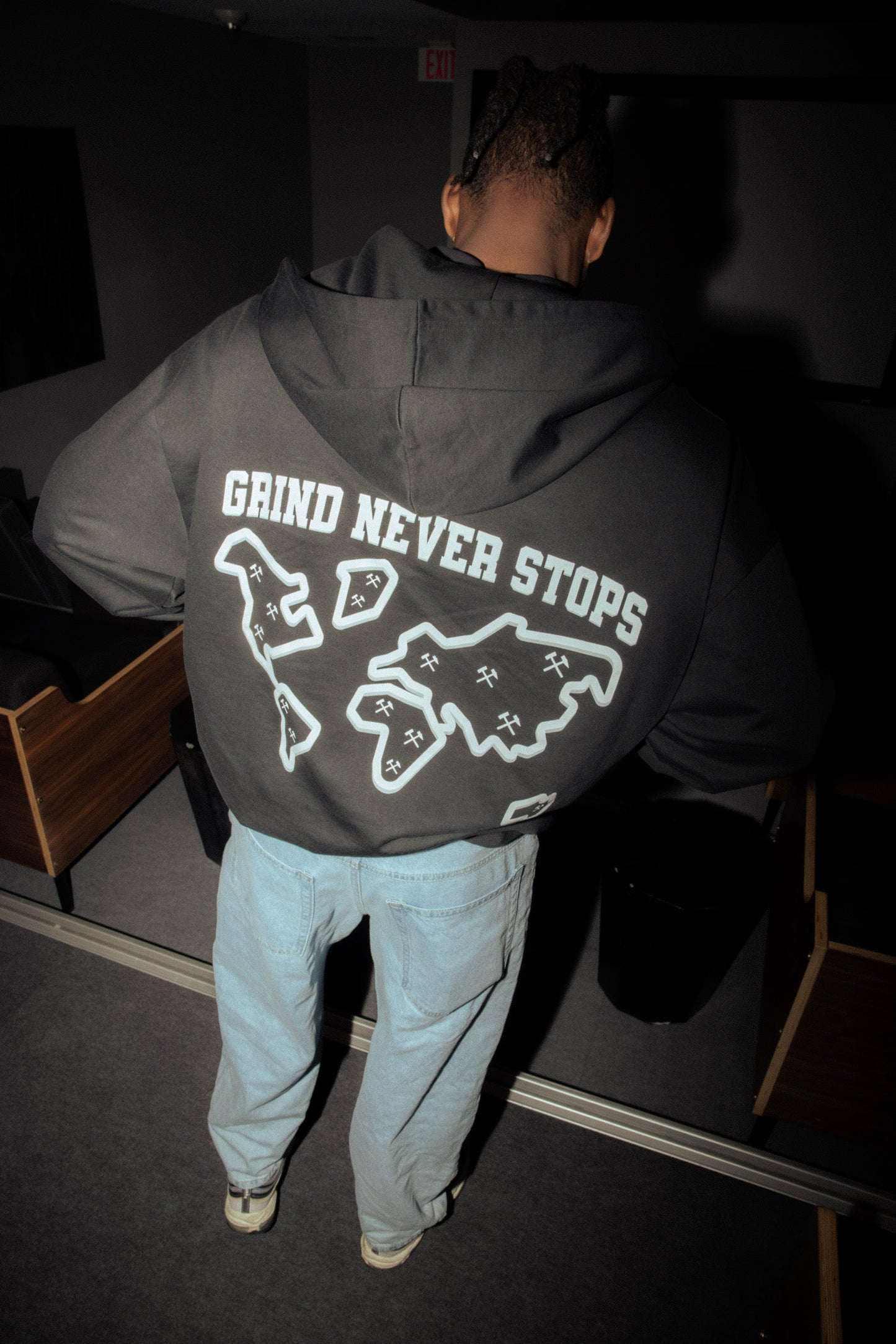 WORLDWIDE Zip-Up Hoodie